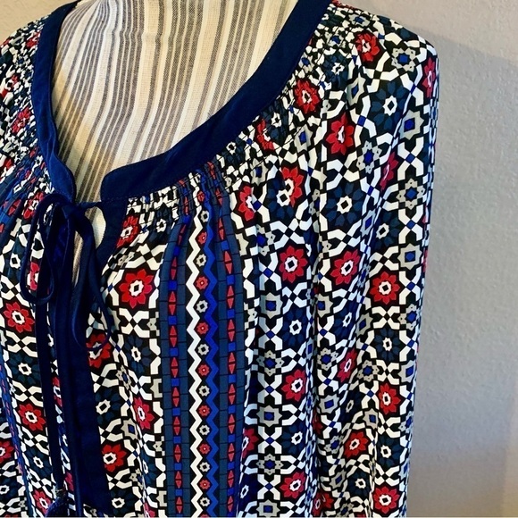 DR2 Tunic Top Large Red Navy Blue White Gray Keyhole Drawstring Tassels Floral - Picture 7 of 16